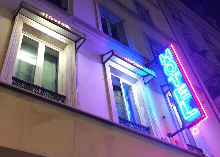 De La Fourche Hotel